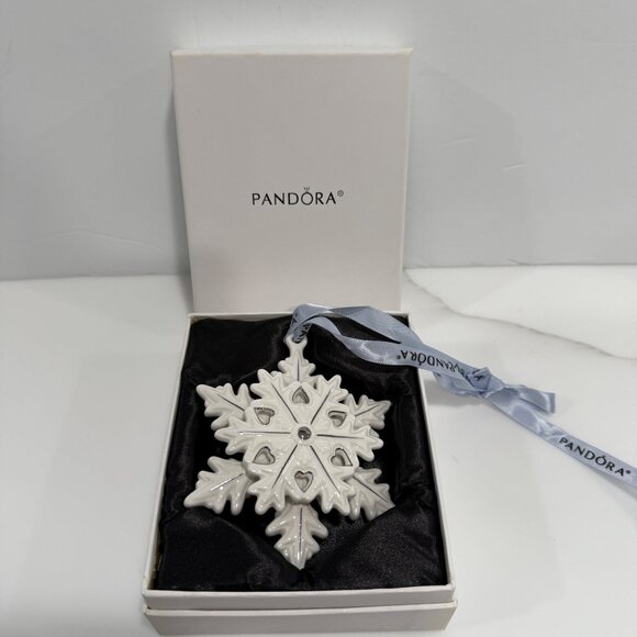 Pandora 2015 Limited Edition Porcelain Snowflake Ornament with Box Ivory Silver - Picture 3 of 9
